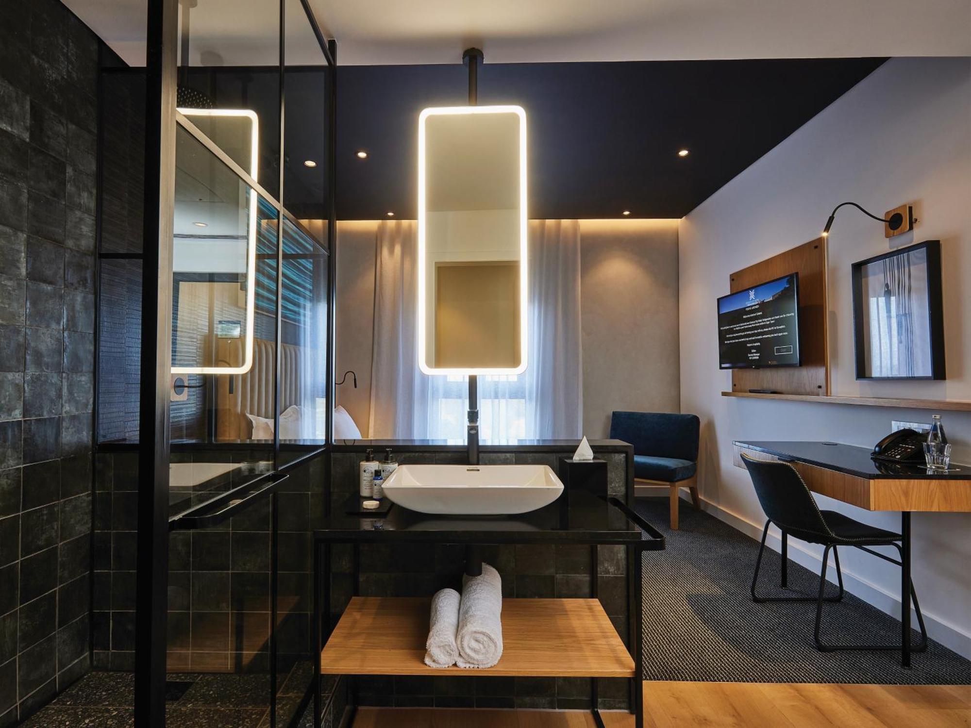 4 Four-Star Hotels in Century City Worth Booking