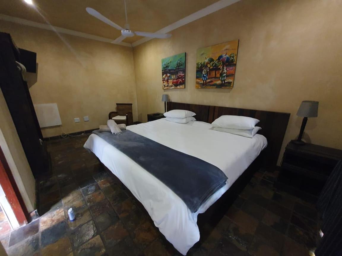 4 Family Hotels Near The Glen Shopping Mall Worth Booking