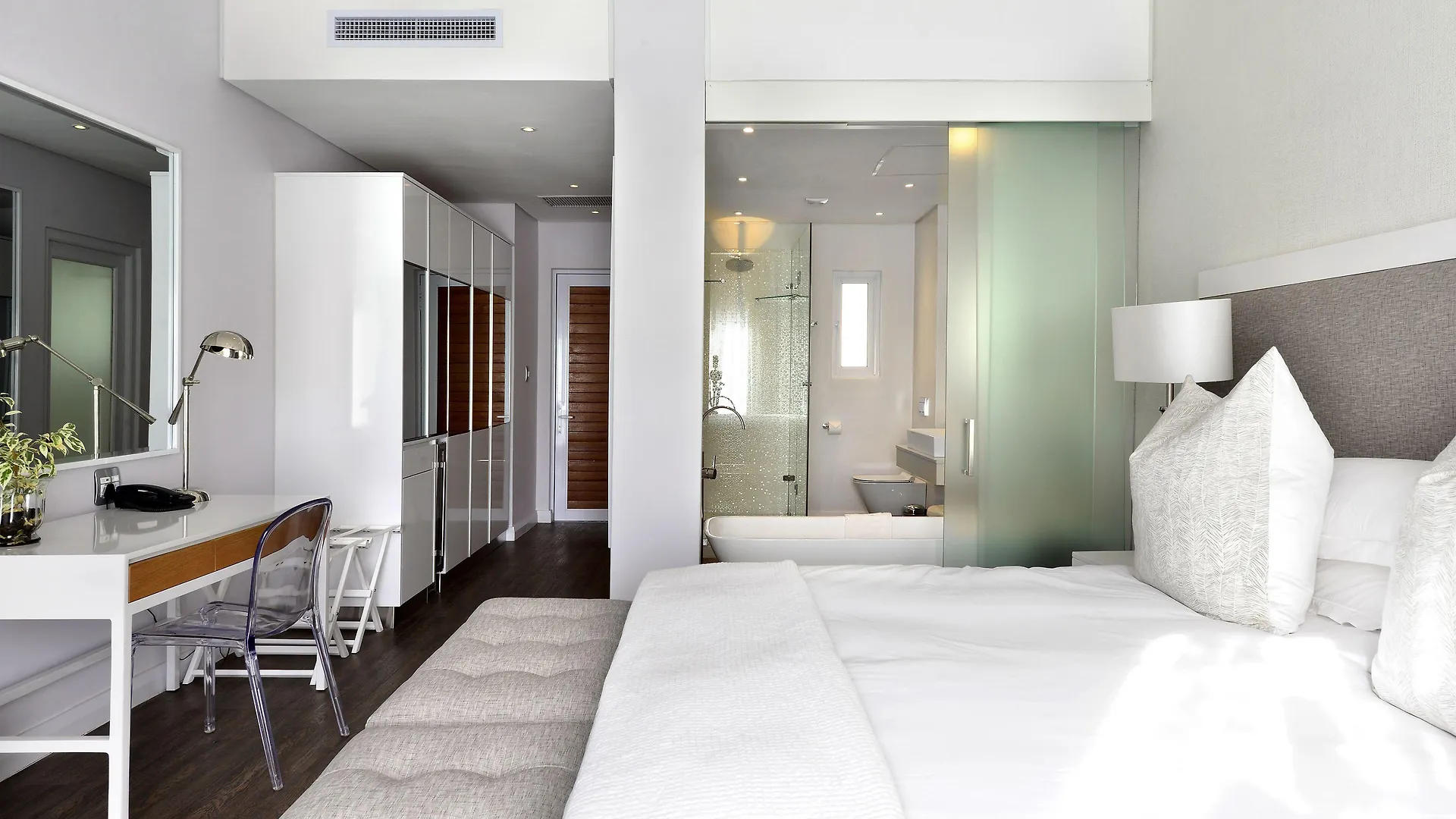 11 Central Hotels Close to Cape Chamonix Wine Farm, Franschhoek
