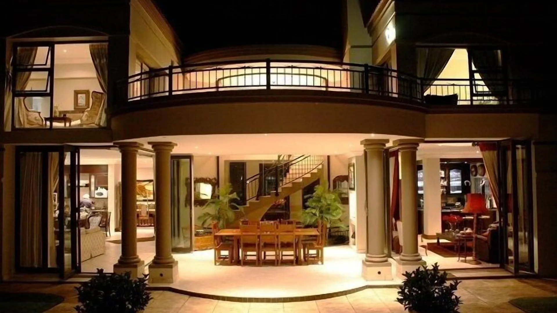 3 Top-Rated 4-Star Hotels Close to Moreleta Square Pretoria