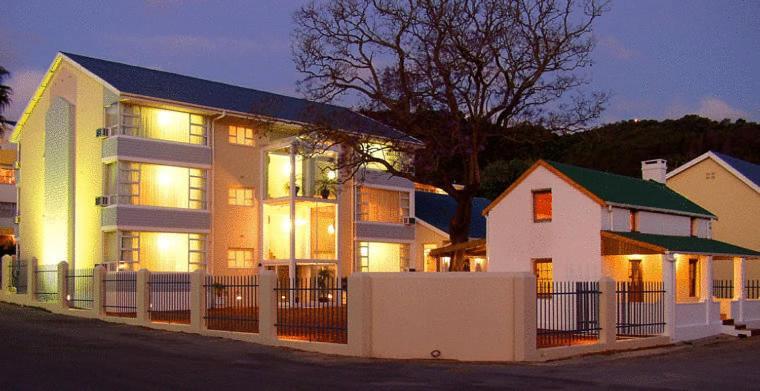 8 Central Knysna Hotels Close to Eastern Head Viewpoint